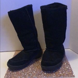 Black bear paw boots